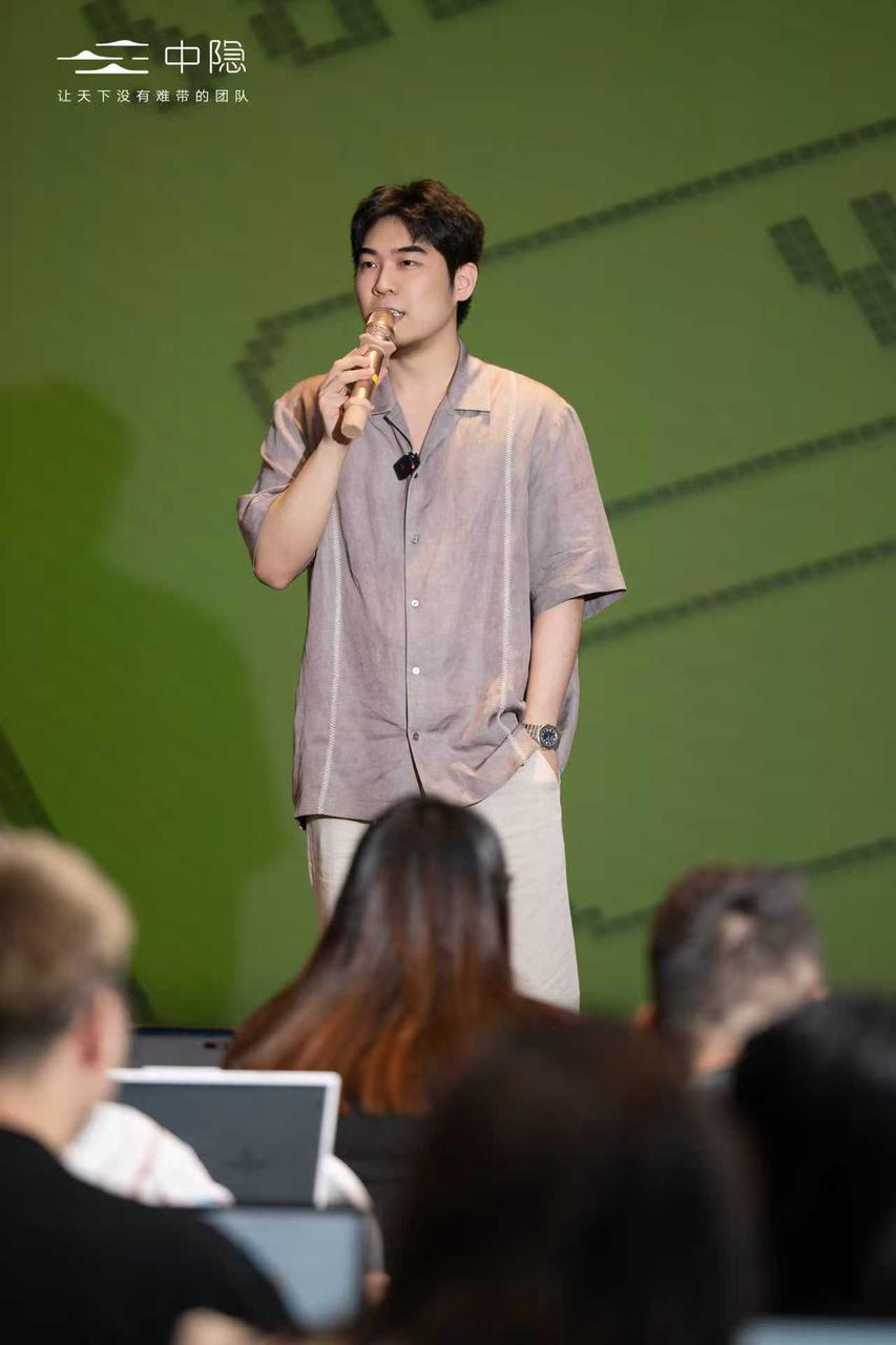 朱政安：老板的数字智囊团与多线工作流